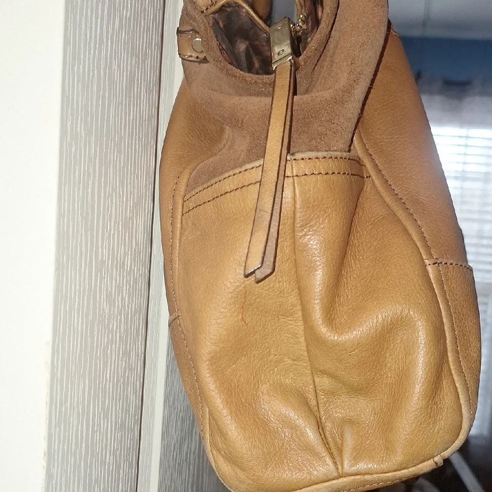 B. Makowski Brown Leather Tote Bag - Picture 4 of 11